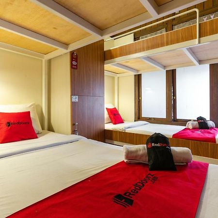 Reddoorz Hostel @ Dago 2 Bandung Exterior foto