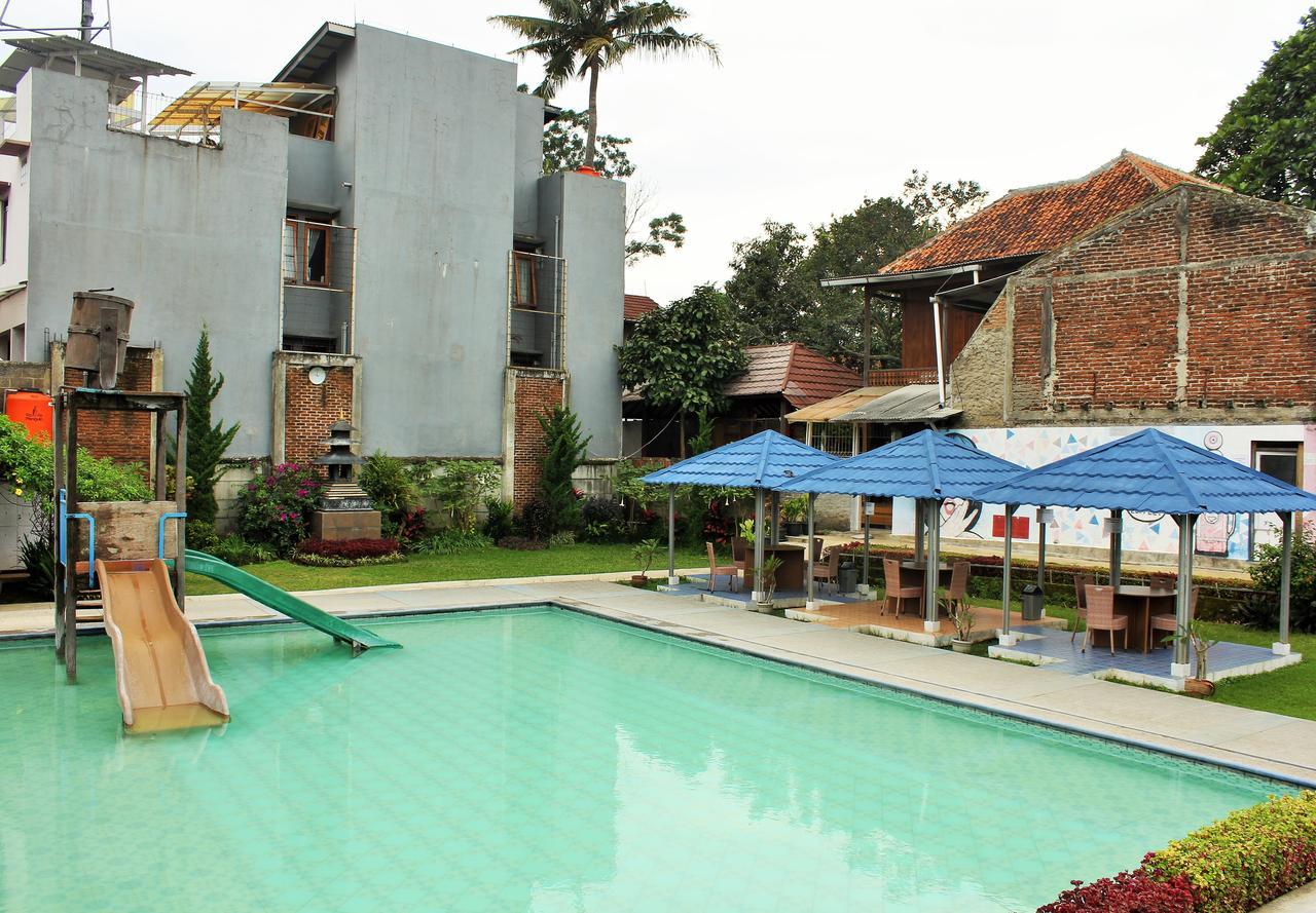 Reddoorz Hostel @ Dago 2 Bandung Exterior foto