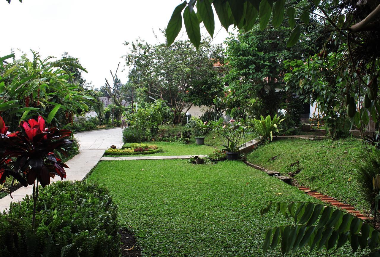 Reddoorz Hostel @ Dago 2 Bandung Exterior foto