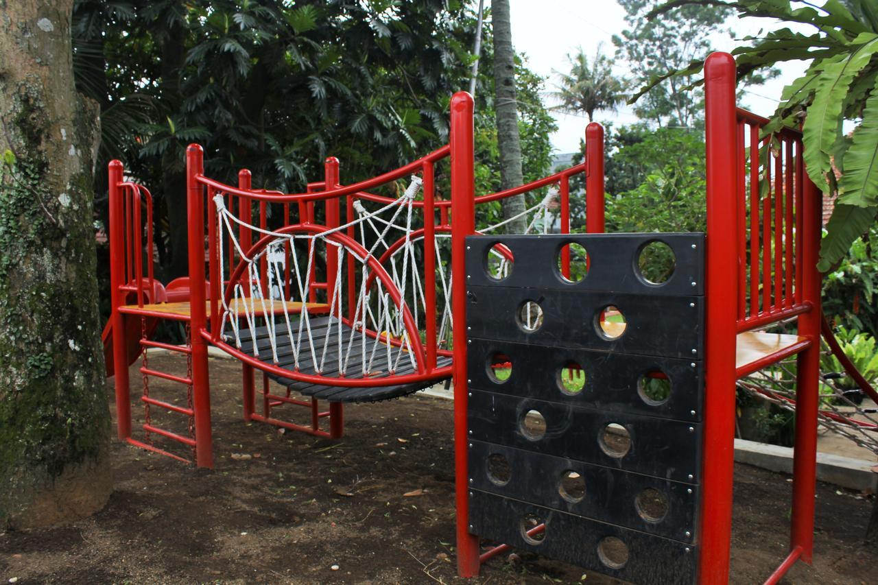 Reddoorz Hostel @ Dago 2 Bandung Exterior foto